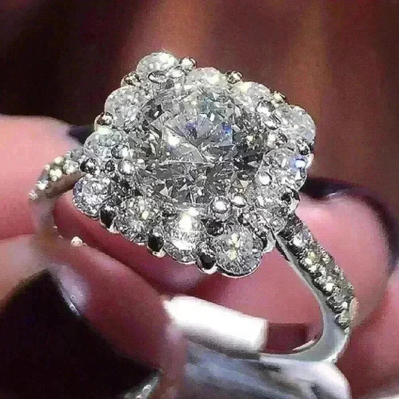 💕925 Silver Plated Round Radiant White CZ Noble Spirit Ring, GPMB1430 - Picture 1 of 5